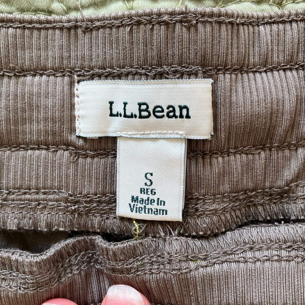 L.L. Bean Women's Vista Camp Shorts Taupe S - Picture 8 of 15